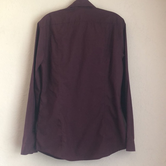 H&M (Brand) Button Down Dress Shirt (Item) S Slim Fit (Size) Maroon (Color) - Picture 2 of 6